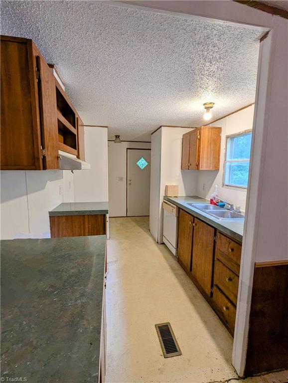3636 Fall Creek Church Road Jonesville, NC 28642 - Photo 9 of 18 Kitchen