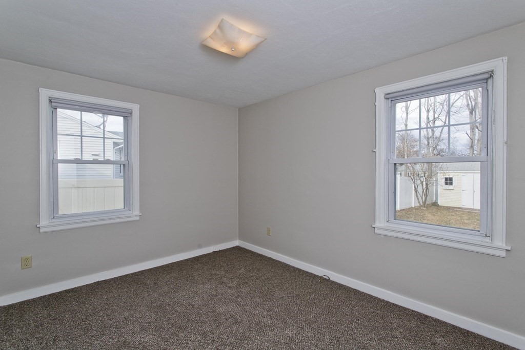 211 Nottingham Street Springfield, MA 01104 - Photo 14 of 24