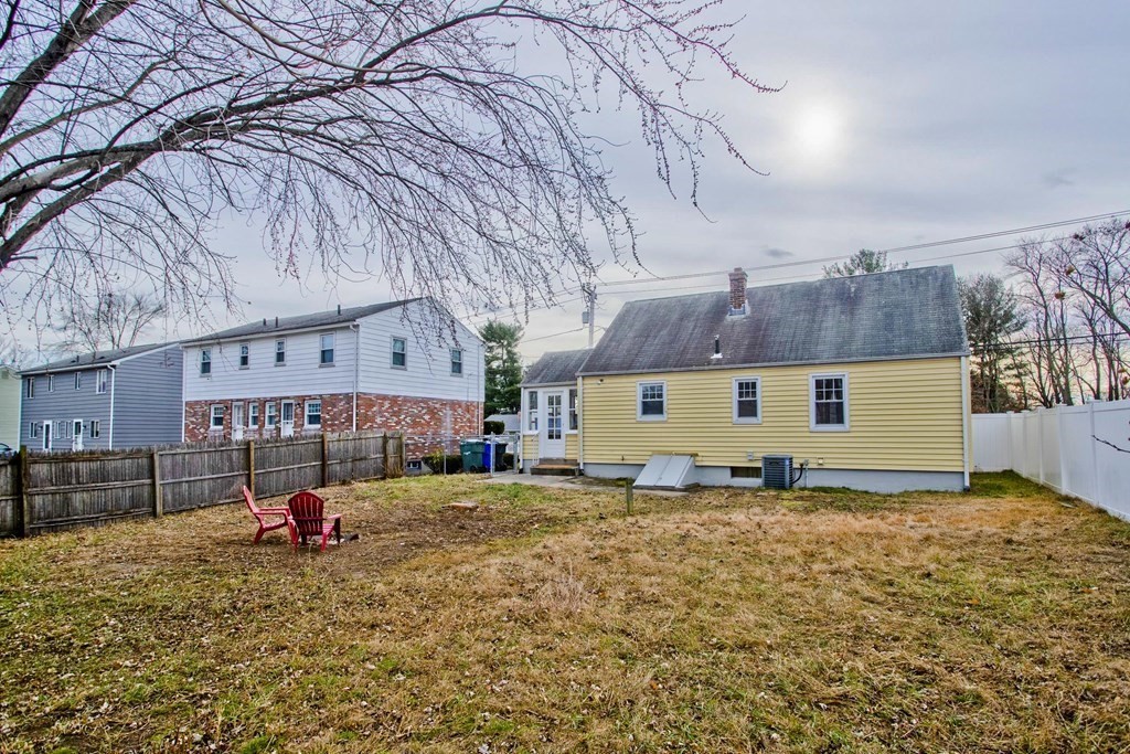211 Nottingham Street Springfield, MA 01104 - Photo 22 of 24