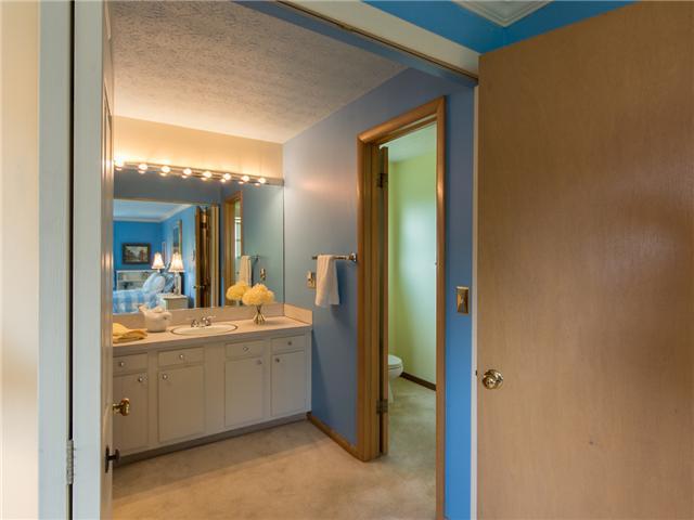 4383 Castleton Road West, Unit KNOLLS Columbus, OH 43220 - Photo 11 of 20