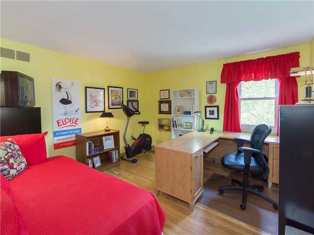 4383 Castleton Road West, Unit KNOLLS Columbus, OH 43220 - Photo 12 of 20