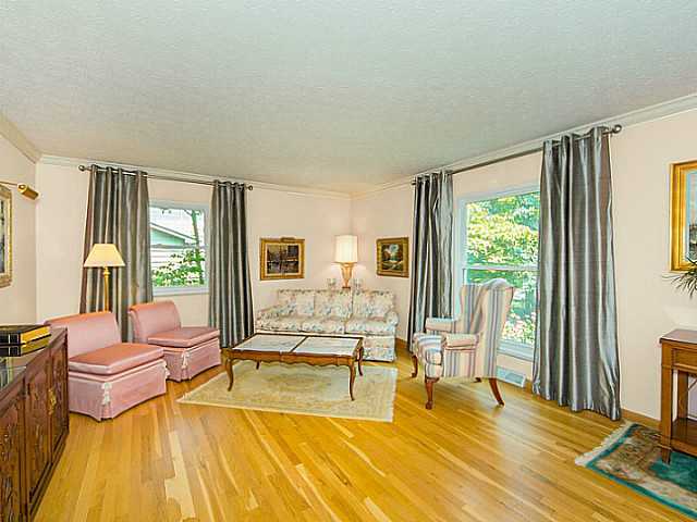 4383 Castleton Road West, Unit KNOLLS Columbus, OH 43220 - Photo 2 of 20