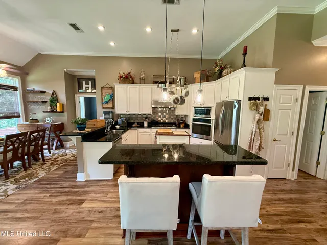 $599,000 | 8289 Ridgewood Road, Kiln, MS 39556