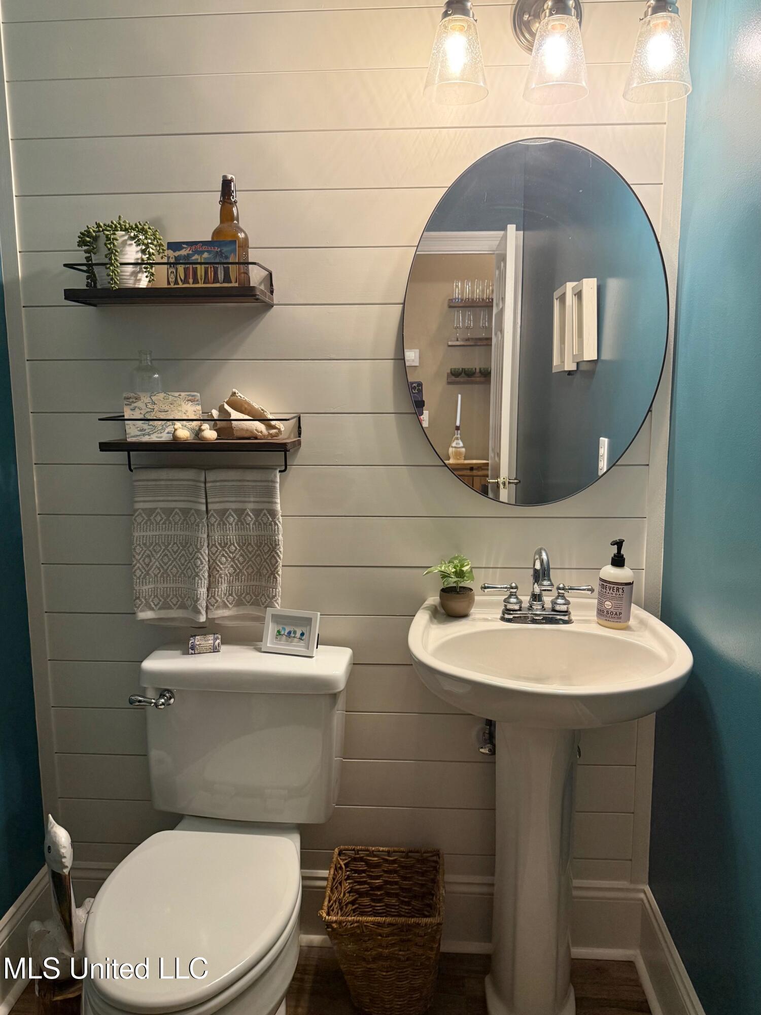 8289 Ridgewood Road Kiln, MS 39556 - Photo 44 of 66 1/2 Bathroom