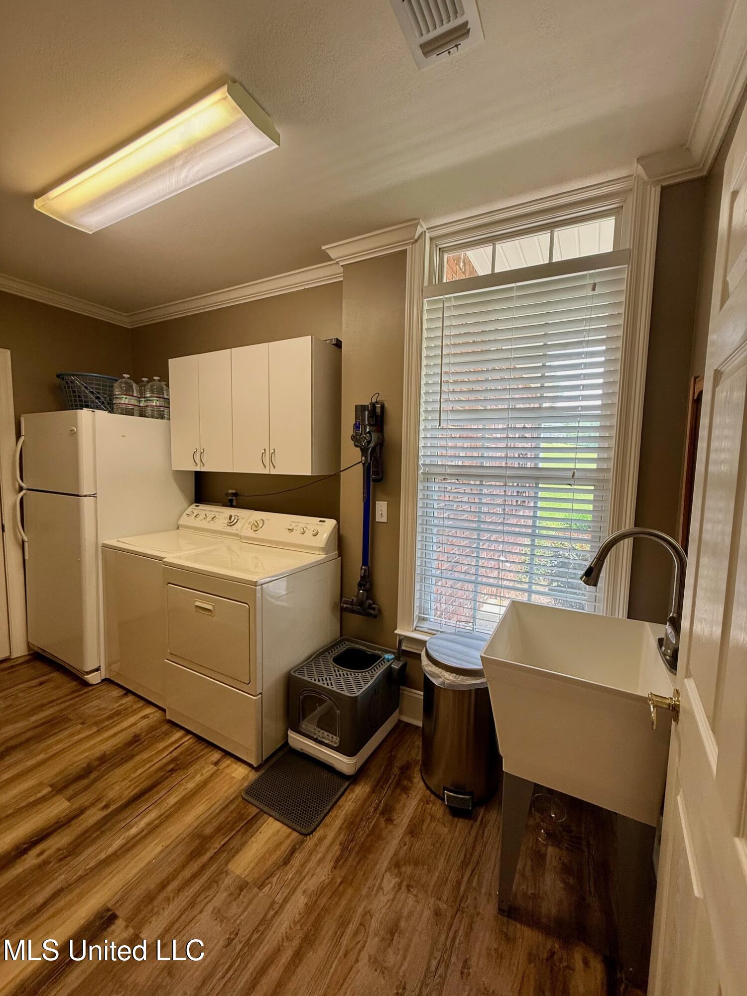 8289 Ridgewood Road Kiln, MS 39556 - Photo 52 of 66 Laundry Room