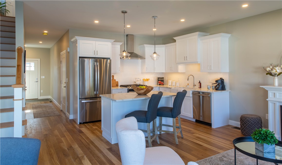 25 Franklin Road, Unit 11 East Greenwich, RI 02818 - Photo 1 of 37