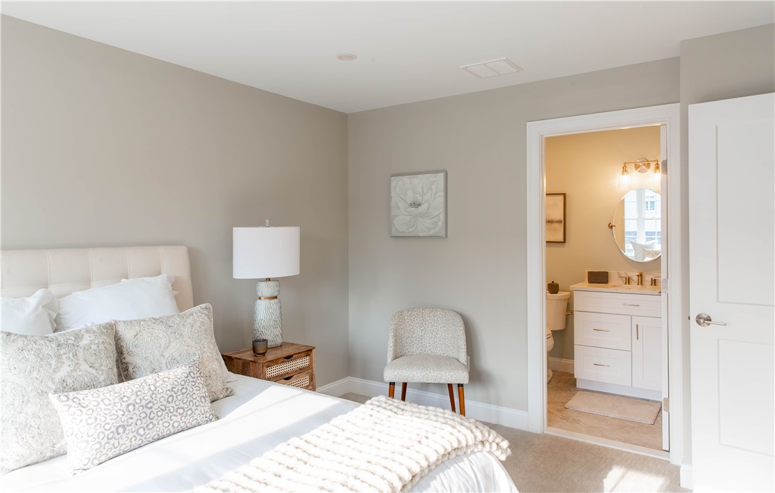 25 Franklin Road, Unit 11 East Greenwich, RI 02818 - Photo 19 of 37