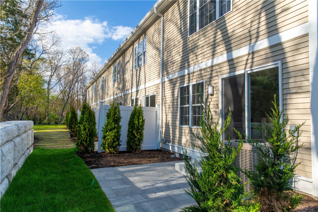 25 Franklin Road, Unit 11 East Greenwich, RI 02818 - Photo 28 of 37