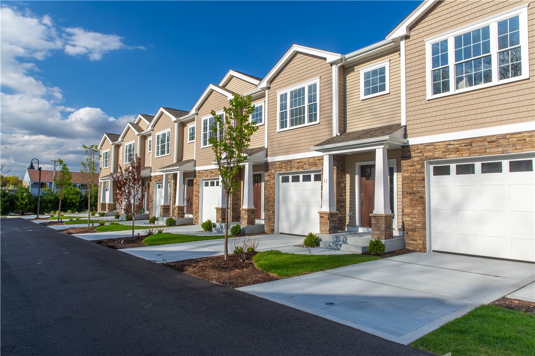 25 Franklin Road, Unit 11 East Greenwich, RI 02818 - Photo 30 of 37