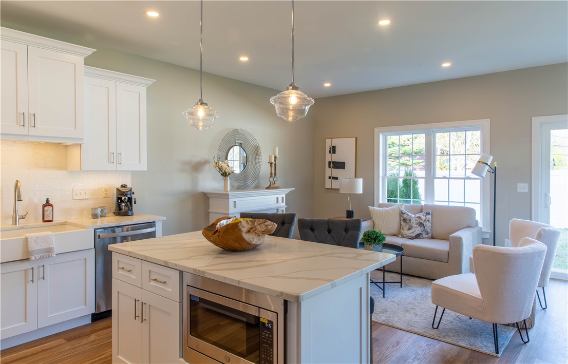 25 Franklin Road, Unit 11 East Greenwich, RI 02818 - Photo 6 of 37