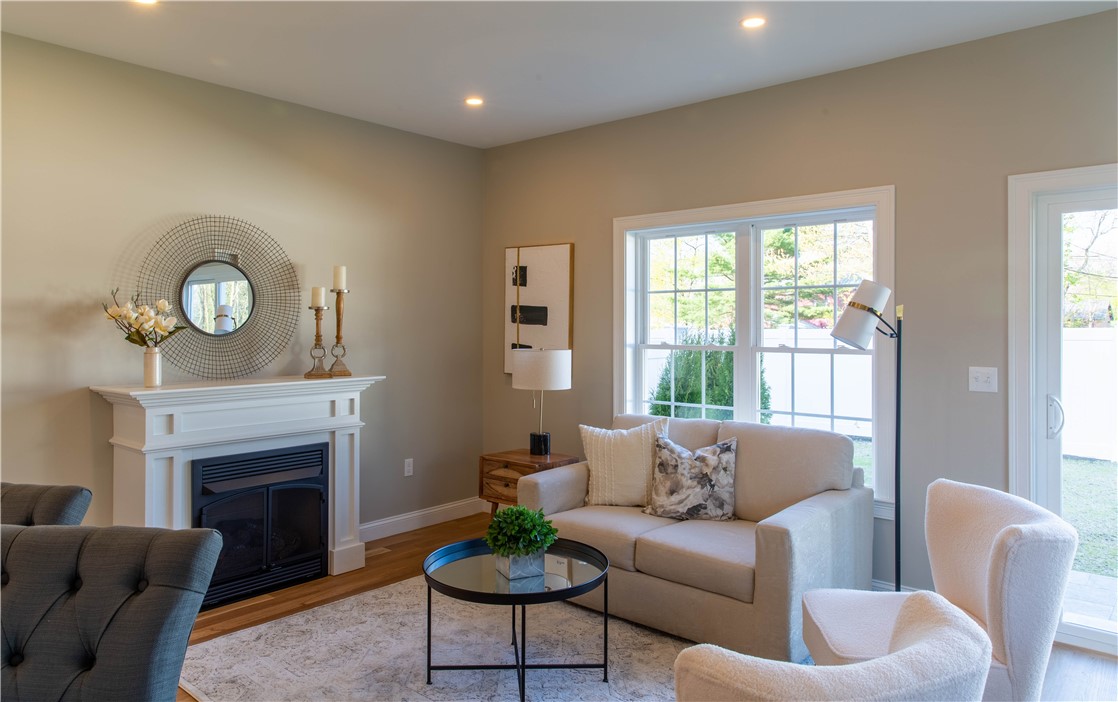 25 Franklin Road, Unit 11 East Greenwich, RI 02818 - Photo 8 of 37