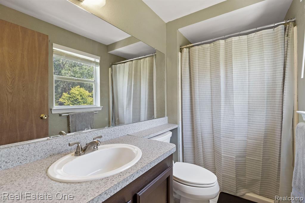 44638 Ridgefield Road Canton, MI 48188 - Photo 22 of 41