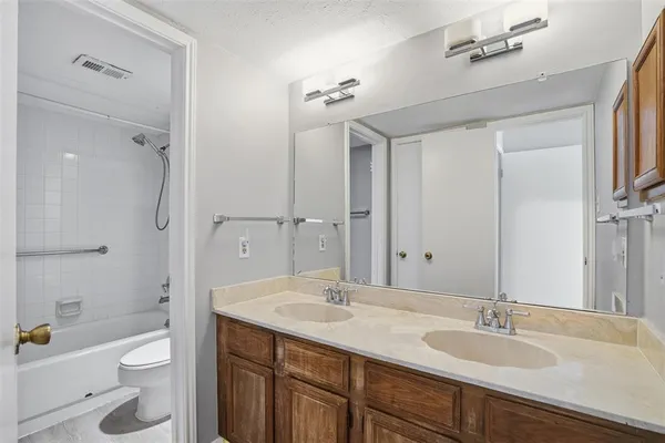 $185,000 | 2535 Wedglea Drive, Unit F127, Dallas, TX 75211