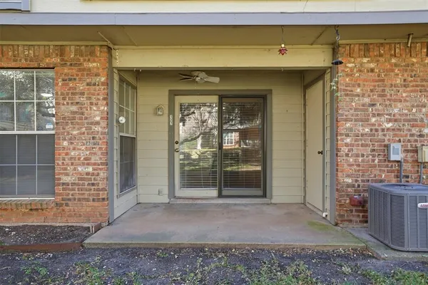 $185,000 | 2535 Wedglea Drive, Unit F127, Dallas, TX 75211