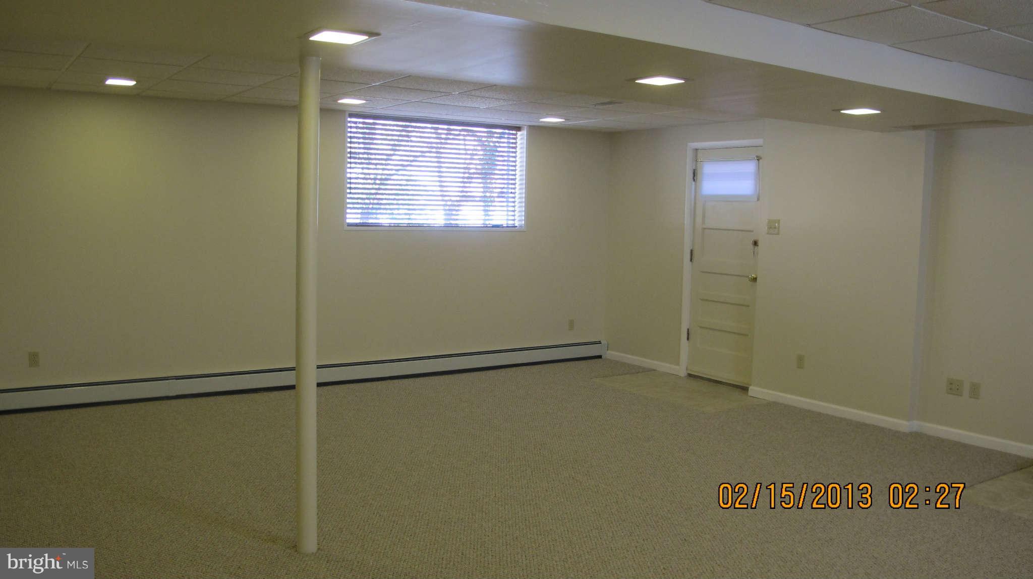 8221 Higham Road Lorton, VA 22079 - Photo 18 of 30 Family Room with new Berber carpet