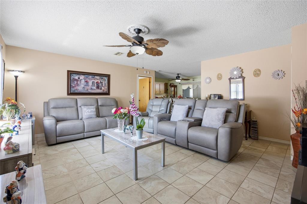 5141 East Backner Lane Inverness, FL 34452 - Photo 17 of 31 a living room with furniture
