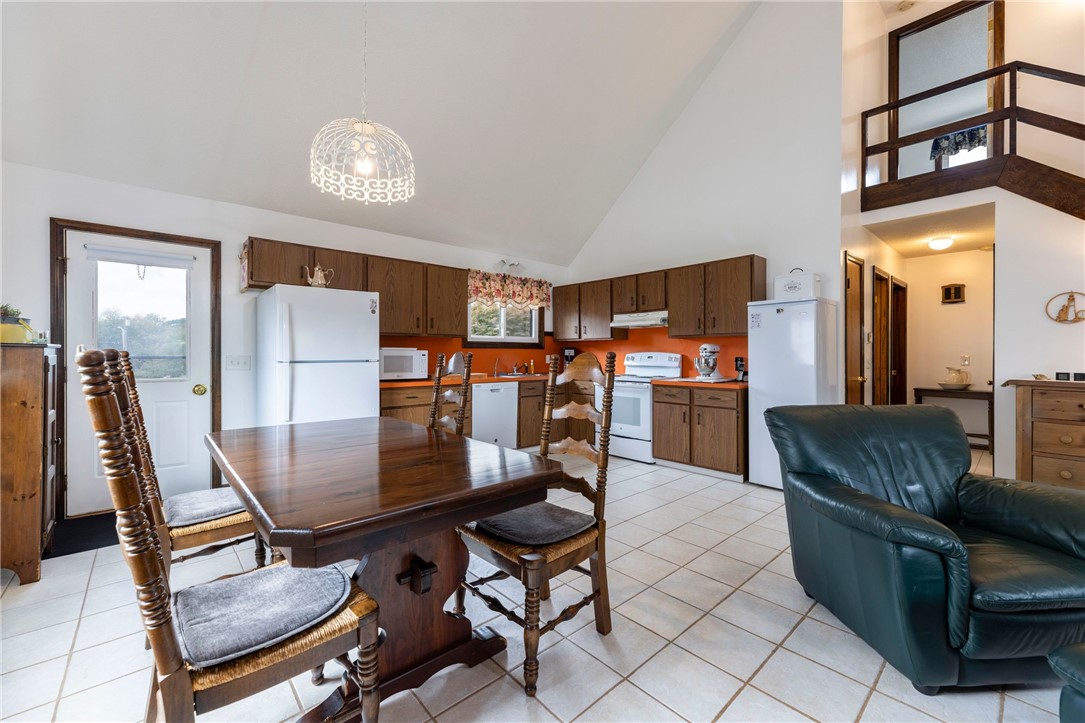 82 Uzzi Avenue Westerly, RI 02891 - Photo 17 of 44