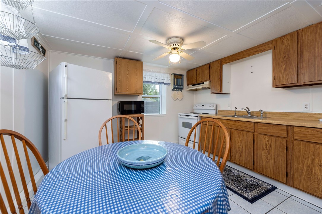 82 Uzzi Avenue Westerly, RI 02891 - Photo 33 of 44