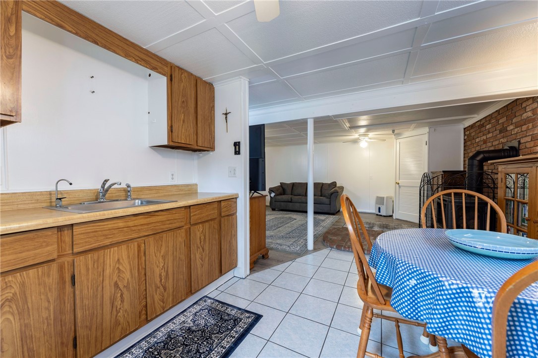 82 Uzzi Avenue Westerly, RI 02891 - Photo 35 of 44