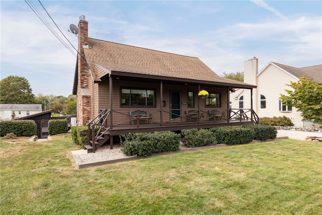 82 Uzzi Avenue Westerly, RI 02891 - Photo 6 of 44