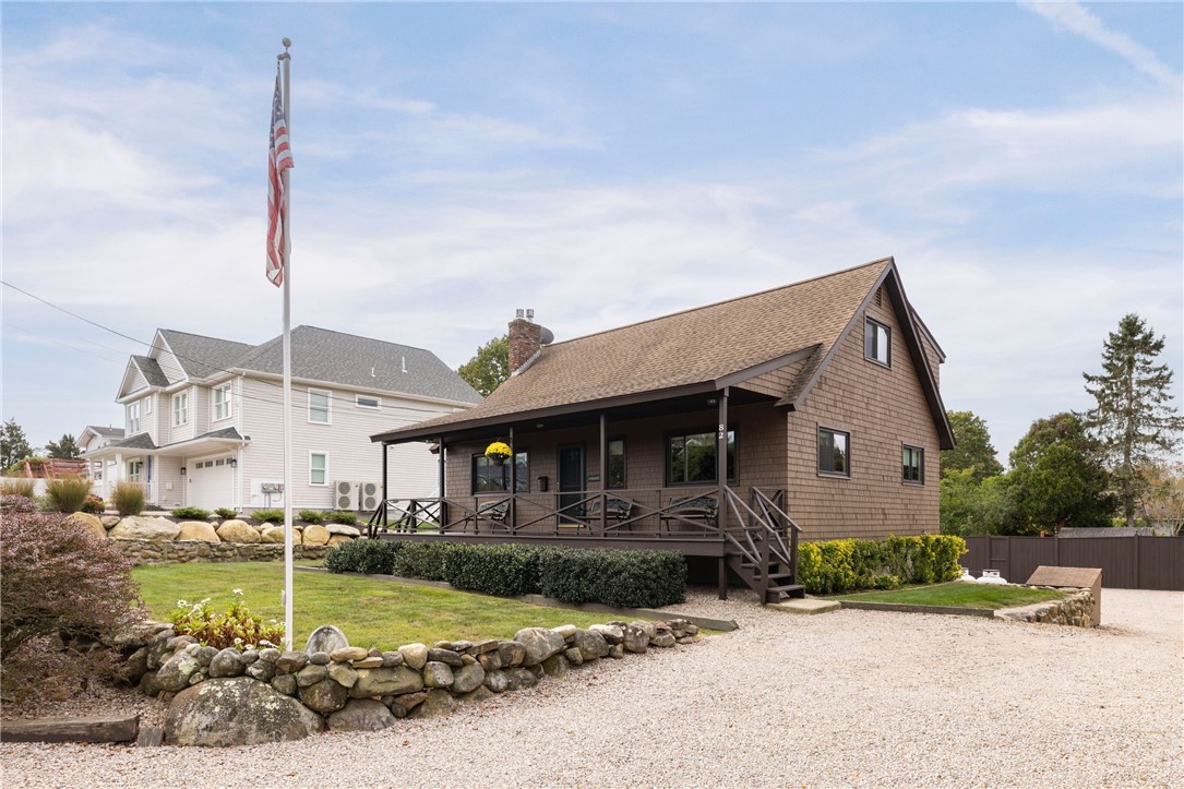 82 Uzzi Avenue Westerly, RI 02891 - Photo 7 of 44