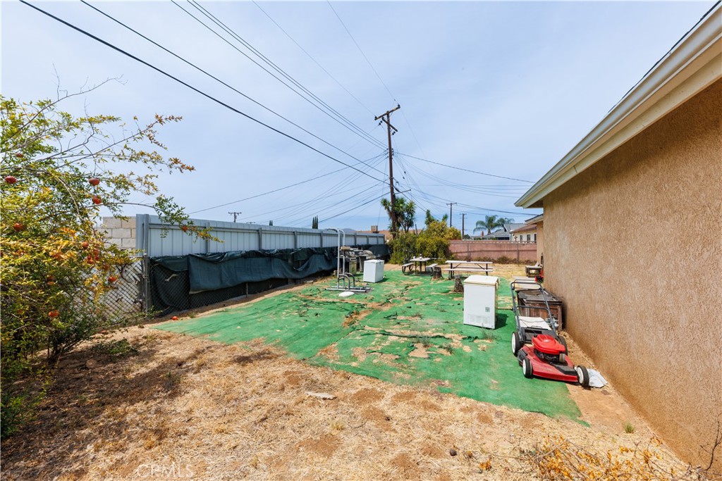3292 Debbie Lane Riverside, CA 92501 - Photo 19 of 36 Gallery Image 19