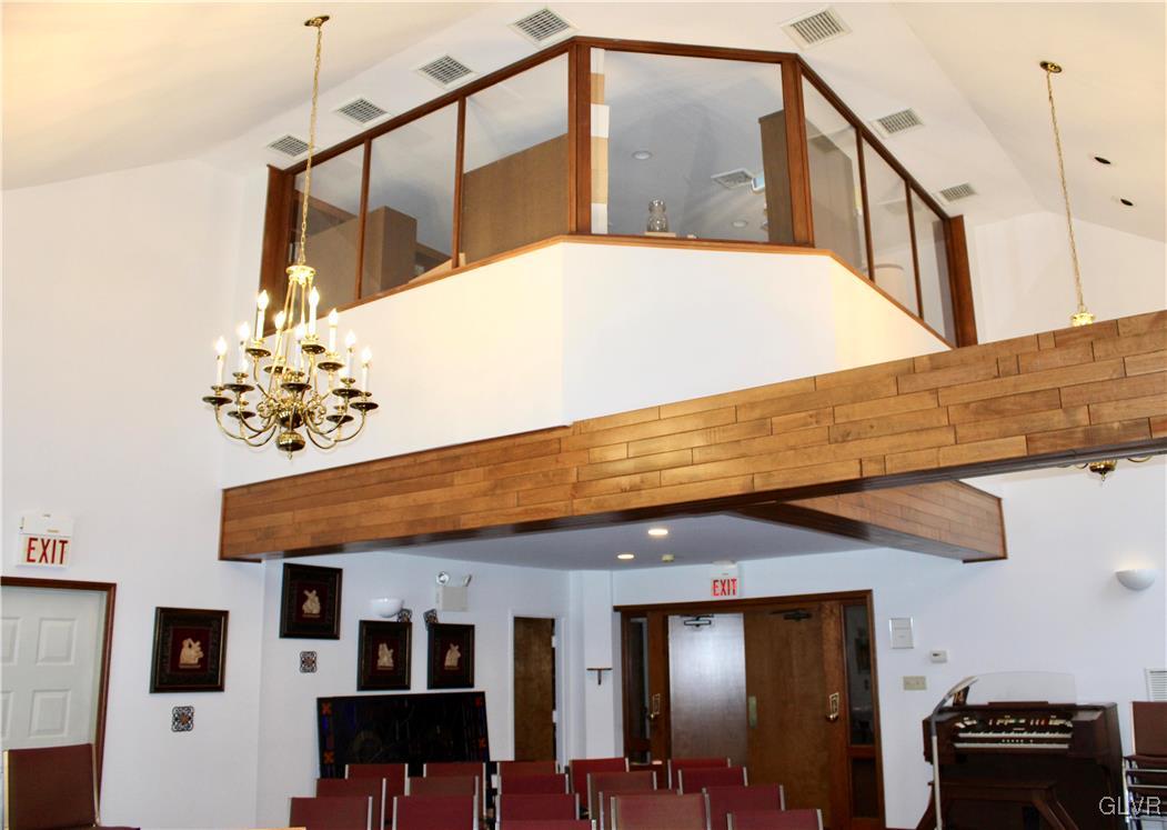 4301 Hecktown Road Bethlehem, PA 18020 - Photo 8 of 33 Gallery Image 8