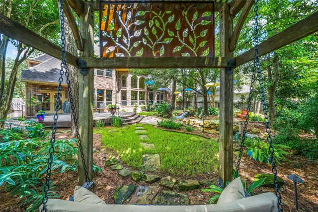 a view of a bunch of plants and flowers