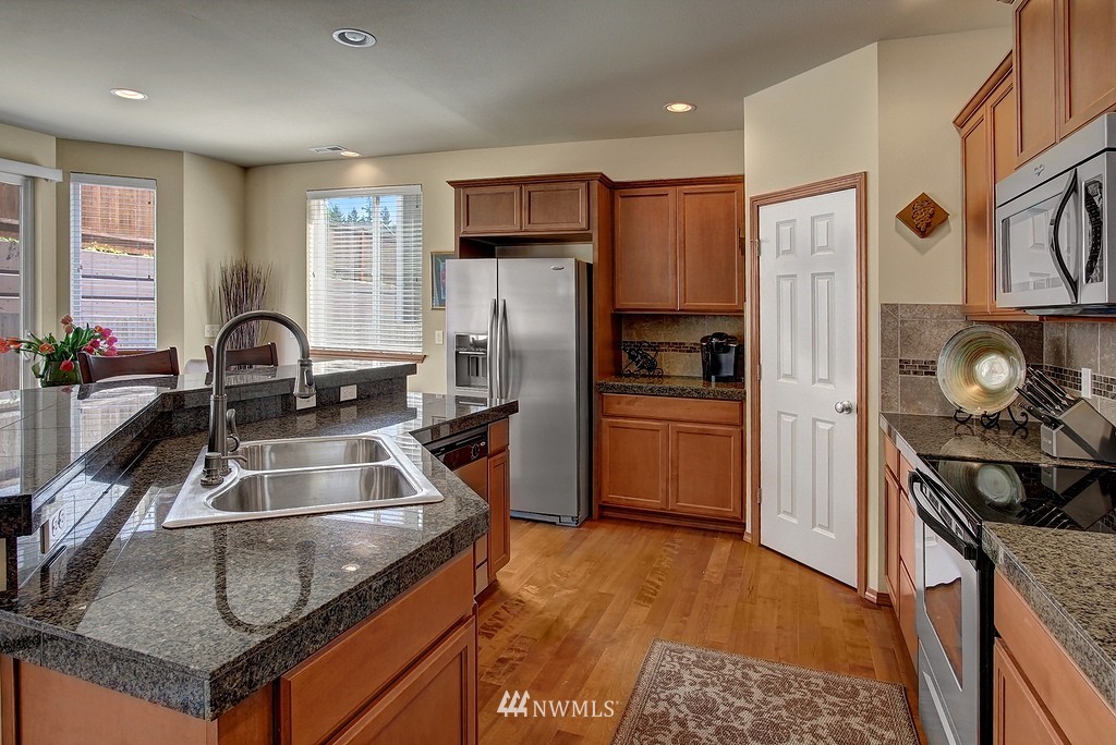 22913 42nd Drive Southeast Bothell, WA 98021 - Photo 5 of 17