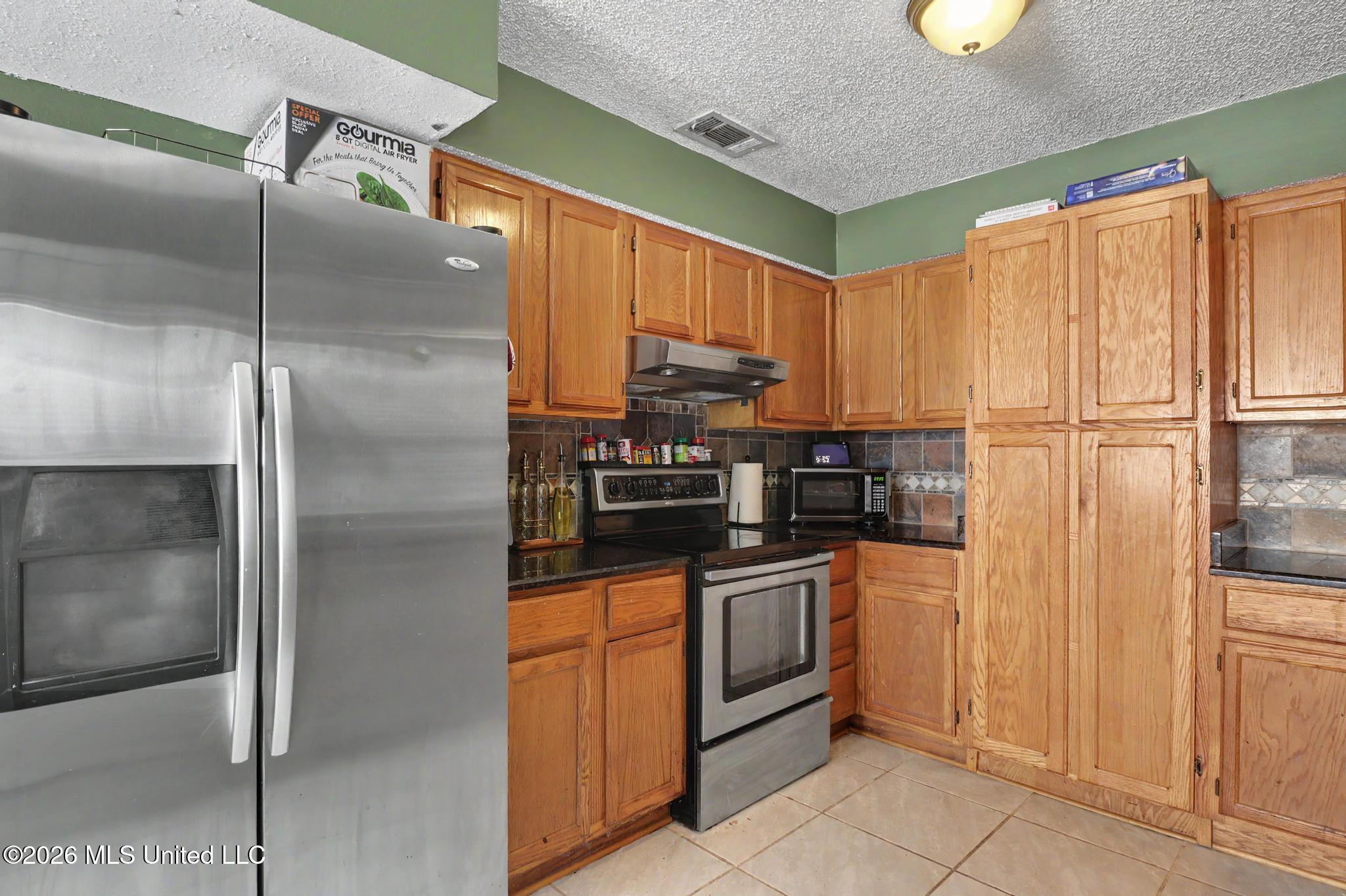 10757 Linohau Way Diamondhead, MS 39525 - Photo 7 of 23 IMG_2047