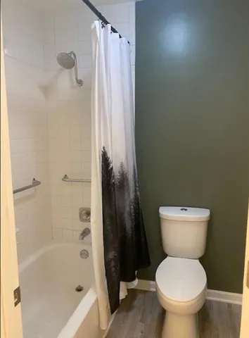 $1,900 | 6174 Knoll Ln Court, Unit 101, Willowbrook, IL 60527