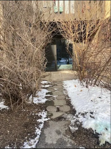 $1,900 | 6174 Knoll Ln Court, Unit 101, Willowbrook, IL 60527