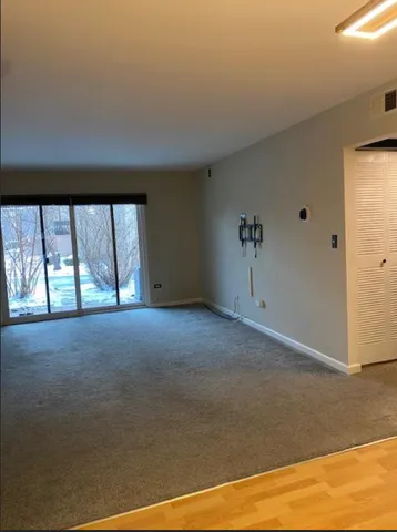 $1,900 | 6174 Knoll Ln Court, Unit 101, Willowbrook, IL 60527