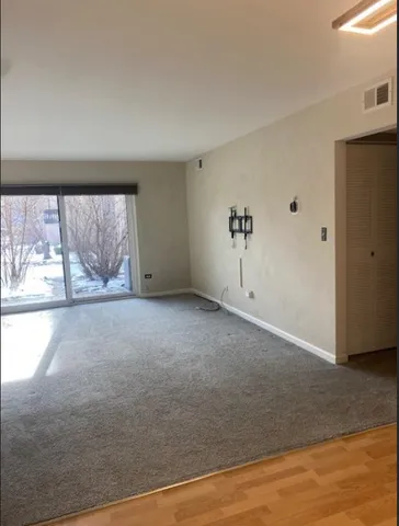 $1,900 | 6174 Knoll Ln Court, Unit 101, Willowbrook, IL 60527