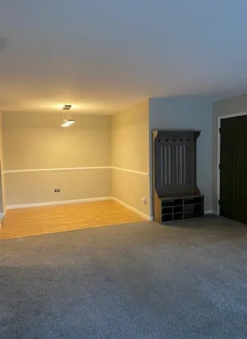 $1,900 | 6174 Knoll Ln Court, Unit 101, Willowbrook, IL 60527