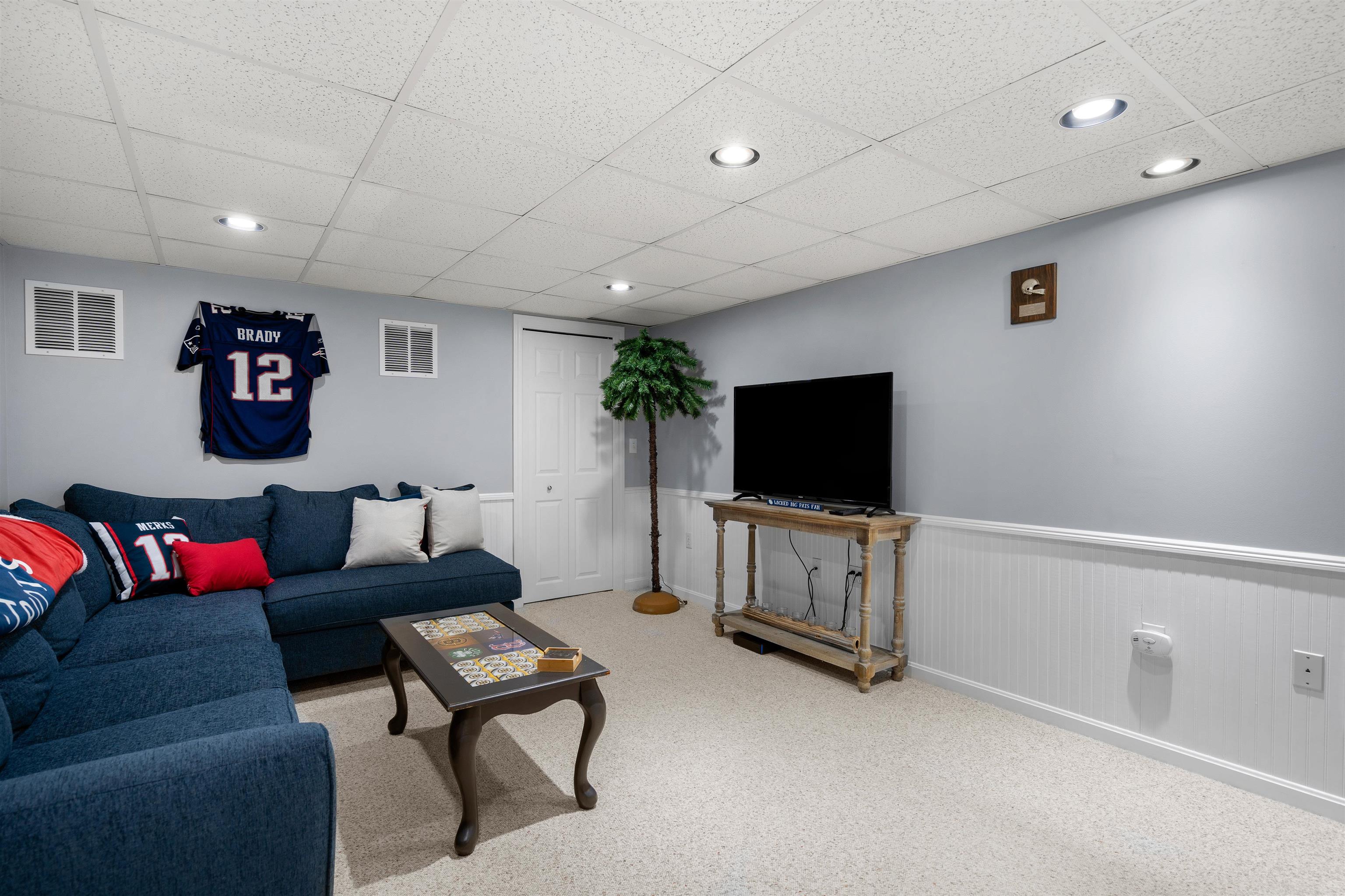 156 Indian Rock Road Merrimack, NH 03054 - Photo 18 of 36 Gallery Image 18