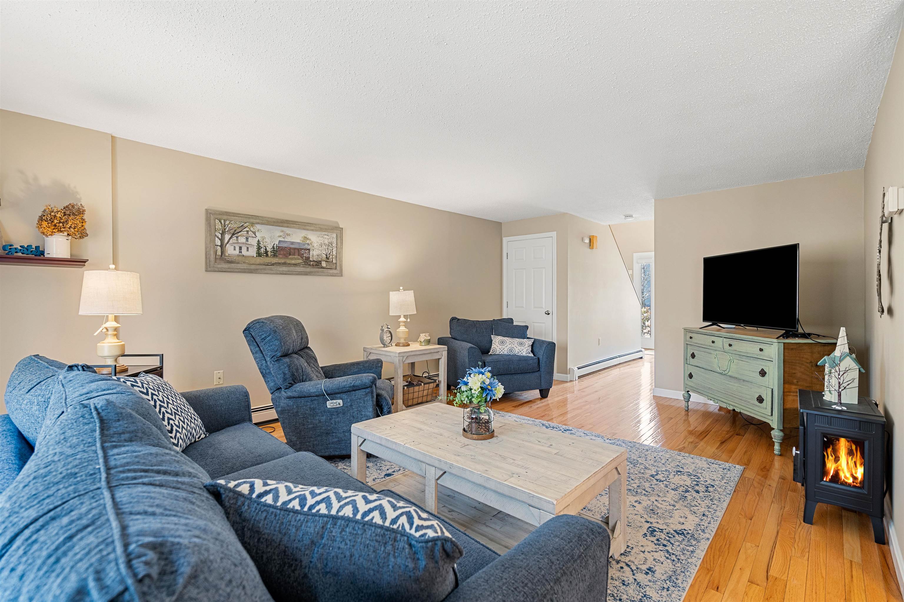 156 Indian Rock Road Merrimack, NH 03054 - Photo 8 of 36 Gallery Image 8