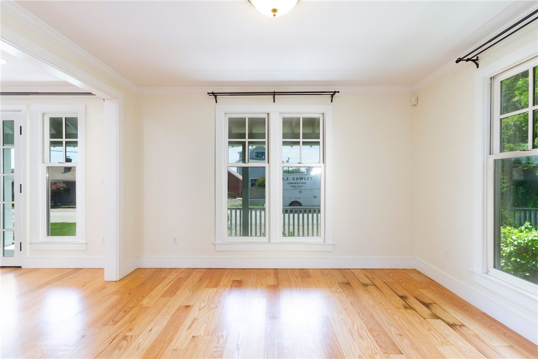 76 Crest Street Middletown, RI 02842 - Photo 20 of 31