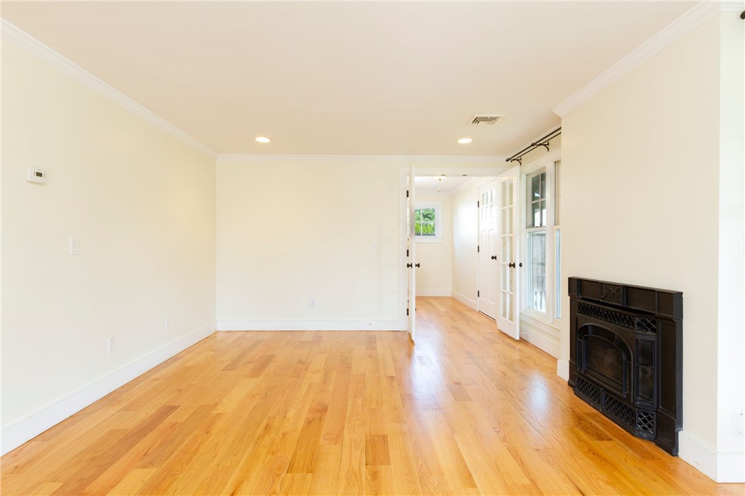 76 Crest Street Middletown, RI 02842 - Photo 21 of 31