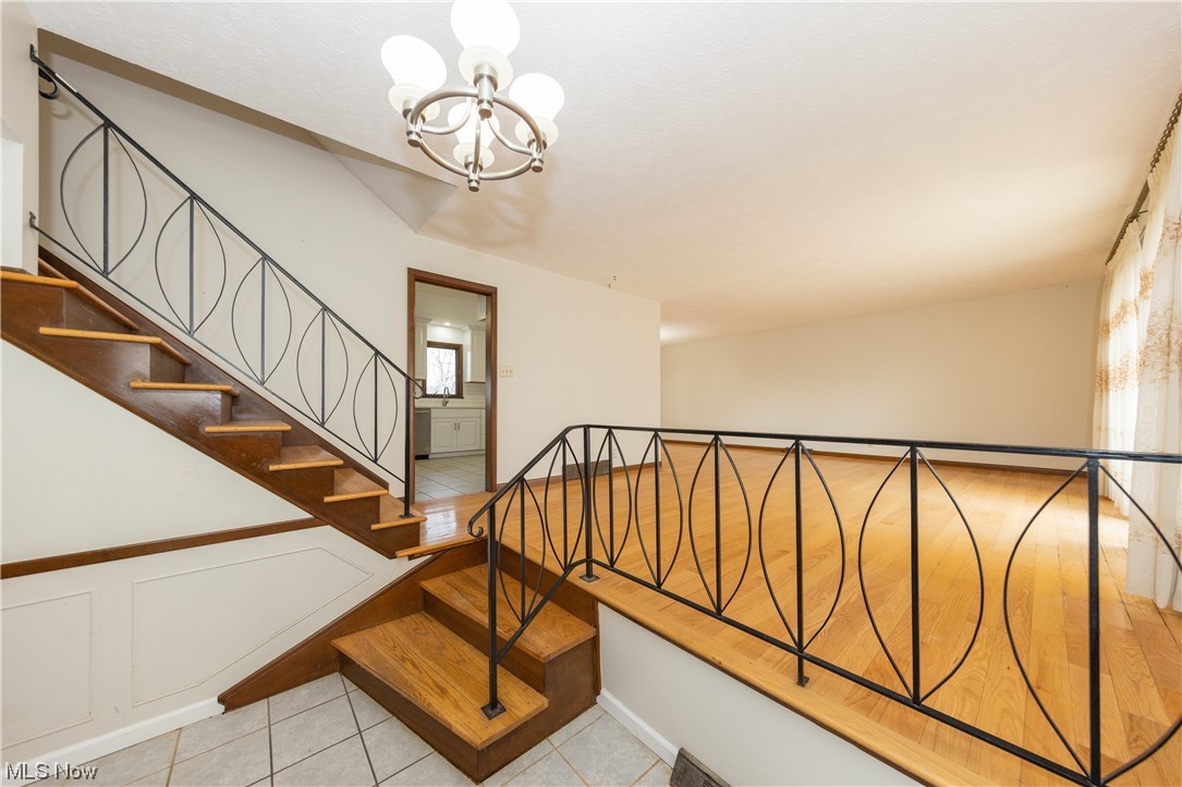 956 Brainard Road Cleveland, OH 44143 - Photo 2 of 25