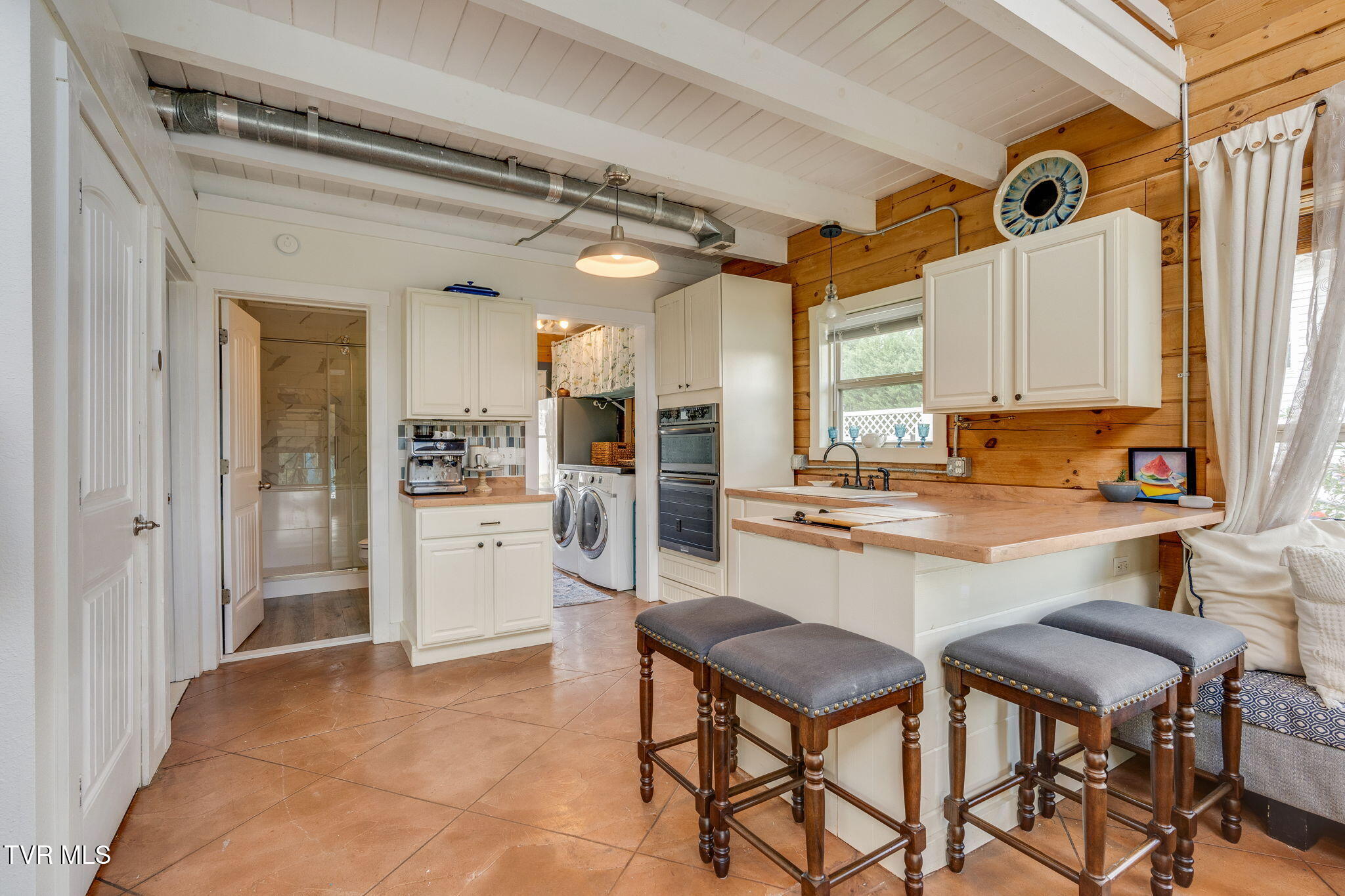 129 Redman Lane Gray, TN 37615 - Photo 13 of 66 033