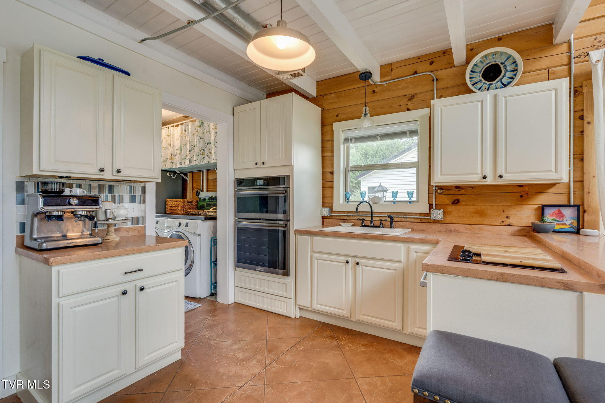 129 Redman Lane Gray, TN 37615 - Photo 14 of 66 034