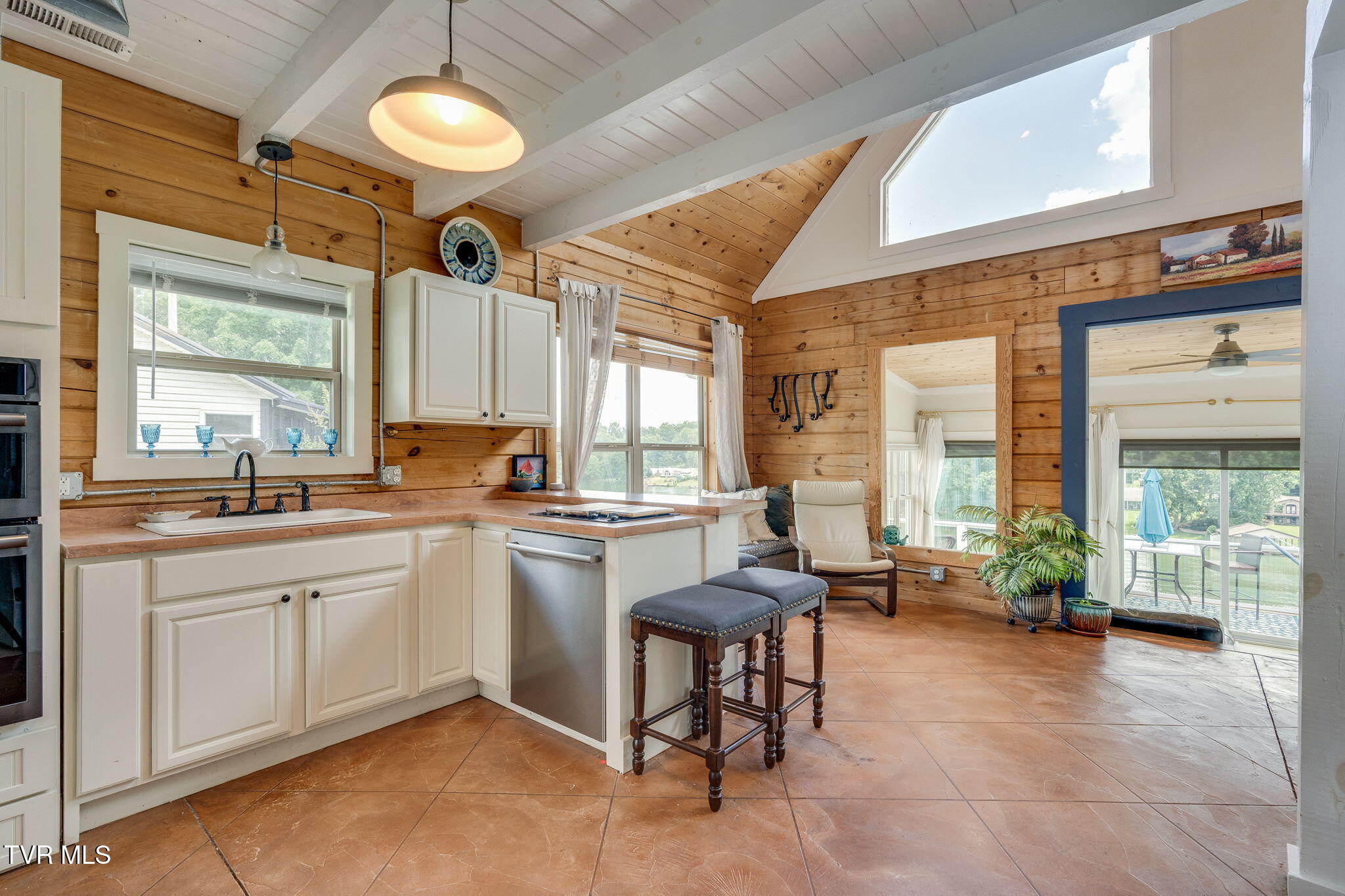 129 Redman Lane Gray, TN 37615 - Photo 16 of 66 036