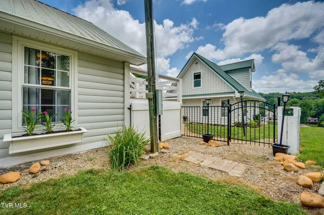 $699,000 | 129 Redman Lane, Gray, TN 37615