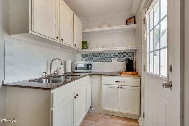 $699,000 | 129 Redman Lane, Gray, TN 37615