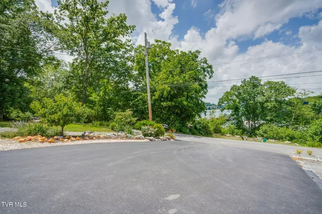 $699,000 | 129 Redman Lane, Gray, TN 37615