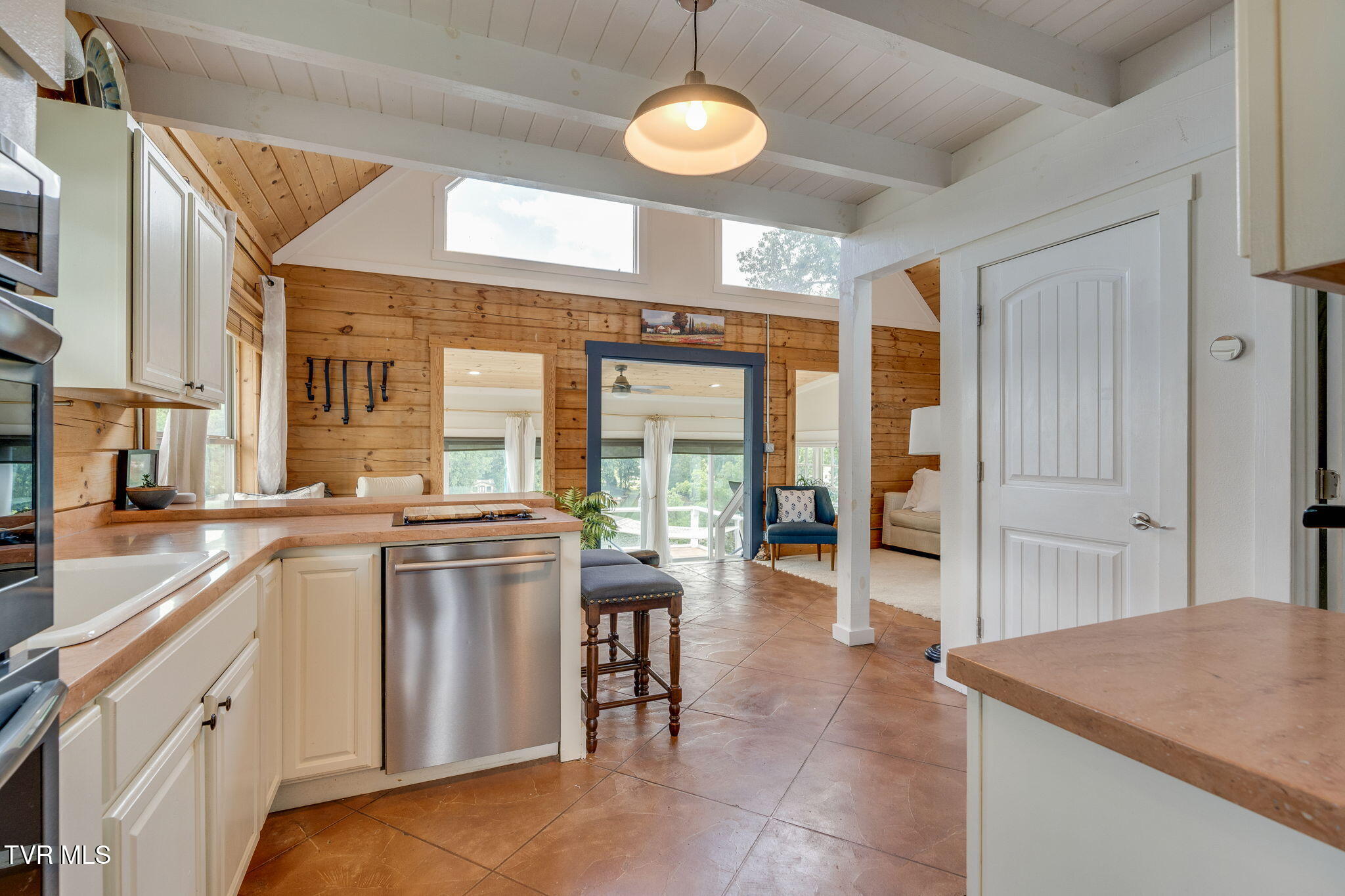 129 Redman Lane Gray, TN 37615 - Photo 6 of 66 026