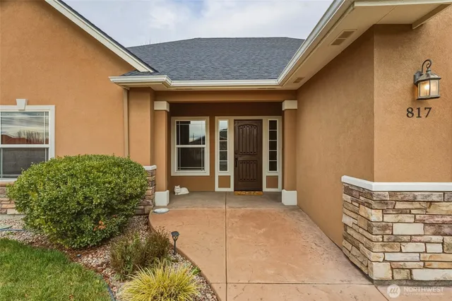 $457,000 | 817 Northeast Bunky Lane, College Place, WA 99324