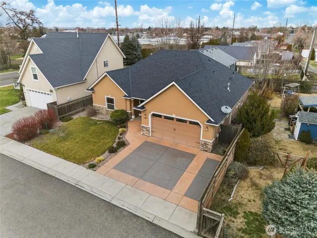$457,000 | 817 Northeast Bunky Lane, College Place, WA 99324