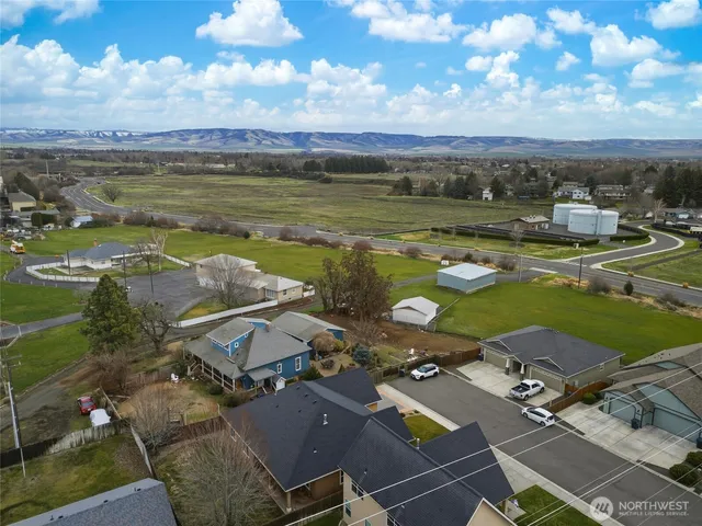 $457,000 | 817 Northeast Bunky Lane, College Place, WA 99324